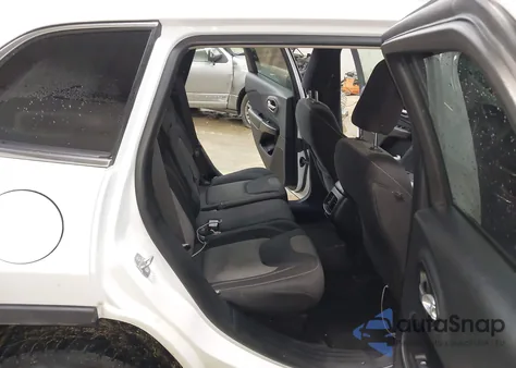 2014 Jeep Cherokee Latitude z USA, uszkodzony, nr VIN 1C4PJMCS9EW152721